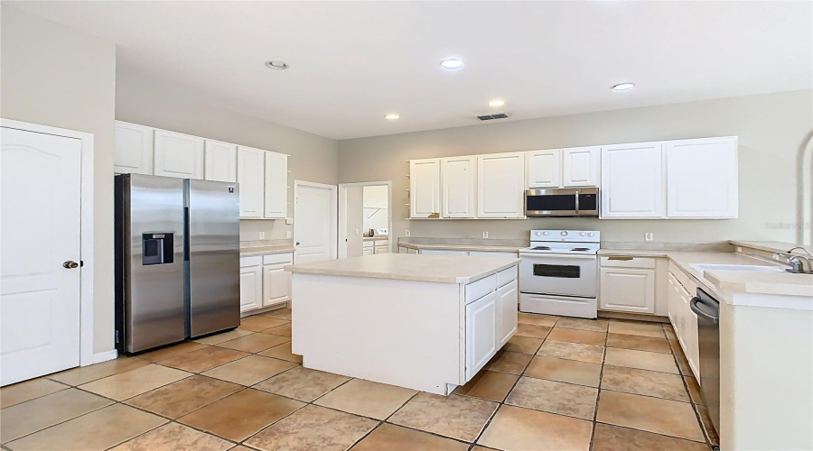 DAVENPORT, Florida 33837, 5 Bedrooms Bedrooms, ,4 BathroomsBathrooms,Residential,For Sale,GRAND RESERVE,0,MFRG5103852