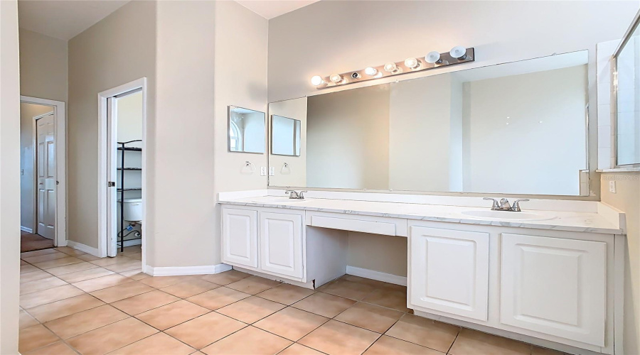 DAVENPORT, Florida 33837, 5 Bedrooms Bedrooms, ,4 BathroomsBathrooms,Residential,For Sale,GRAND RESERVE,0,MFRG5103852