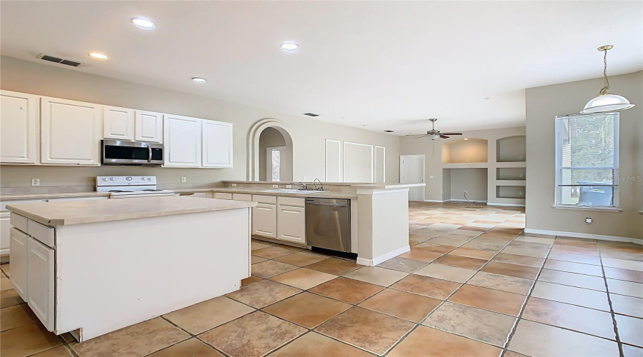 DAVENPORT, Florida 33837, 5 Bedrooms Bedrooms, ,4 BathroomsBathrooms,Residential,For Sale,GRAND RESERVE,0,MFRG5103852