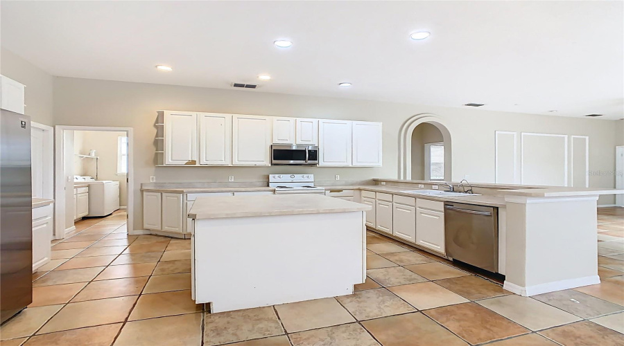 DAVENPORT, Florida 33837, 5 Bedrooms Bedrooms, ,4 BathroomsBathrooms,Residential,For Sale,GRAND RESERVE,0,MFRG5103852