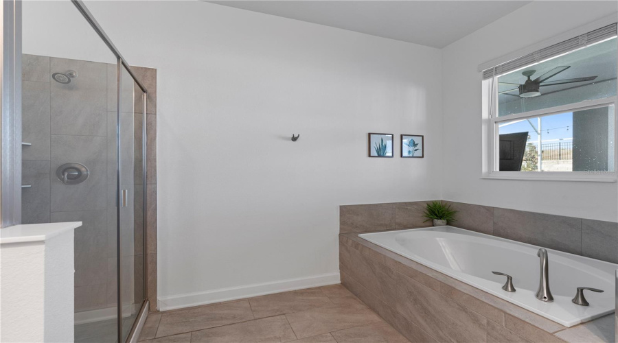 DAVENPORT, Florida 33896, 7 Bedrooms Bedrooms, ,5 BathroomsBathrooms,Residential,For Sale,SOMMERSET HILLS,0,MFRS5137682