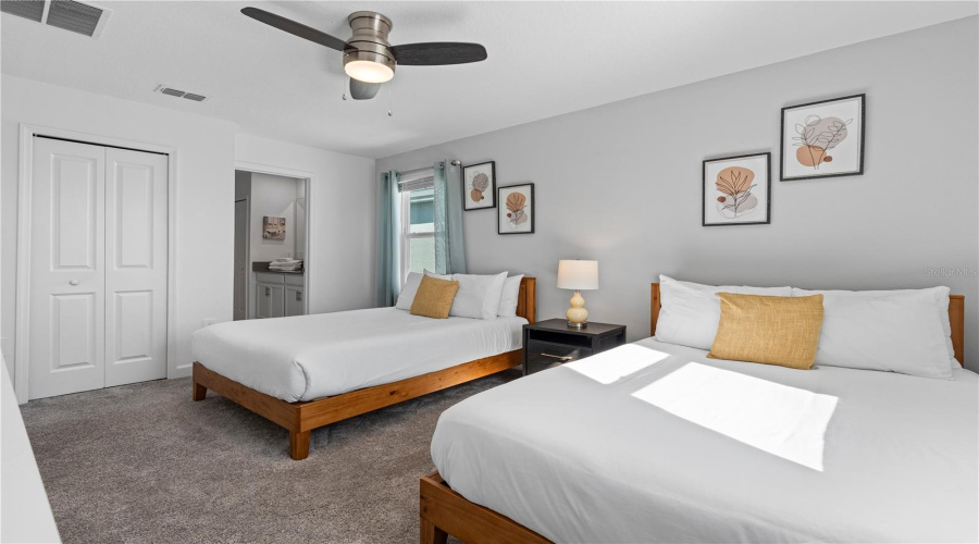 DAVENPORT, Florida 33896, 7 Bedrooms Bedrooms, ,5 BathroomsBathrooms,Residential,For Sale,SOMMERSET HILLS,0,MFRS5137682