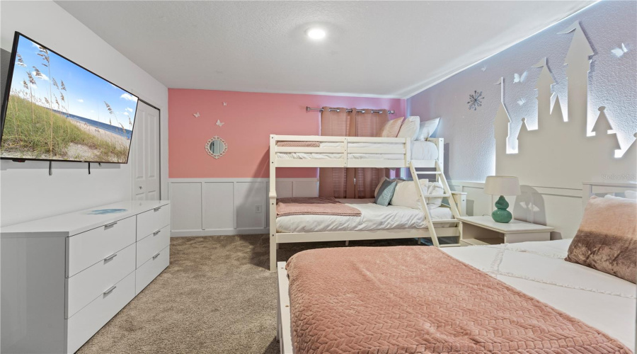 DAVENPORT, Florida 33896, 7 Bedrooms Bedrooms, ,5 BathroomsBathrooms,Residential,For Sale,SOMMERSET HILLS,0,MFRS5137682