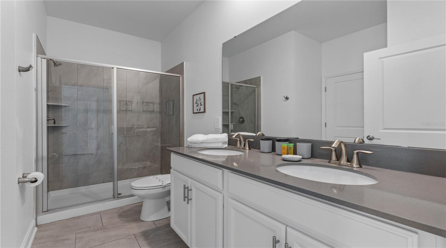 DAVENPORT, Florida 33896, 7 Bedrooms Bedrooms, ,5 BathroomsBathrooms,Residential,For Sale,SOMMERSET HILLS,0,MFRS5137682