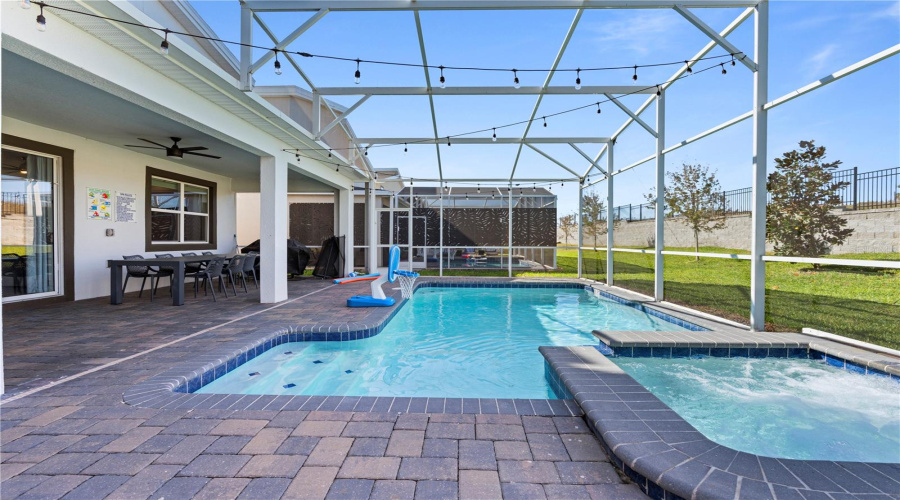 DAVENPORT, Florida 33896, 7 Bedrooms Bedrooms, ,5 BathroomsBathrooms,Residential,For Sale,SOMMERSET HILLS,0,MFRS5137682