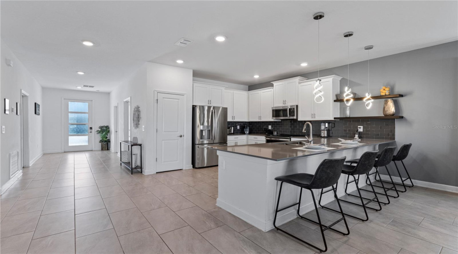 DAVENPORT, Florida 33896, 7 Bedrooms Bedrooms, ,5 BathroomsBathrooms,Residential,For Sale,SOMMERSET HILLS,0,MFRS5137682