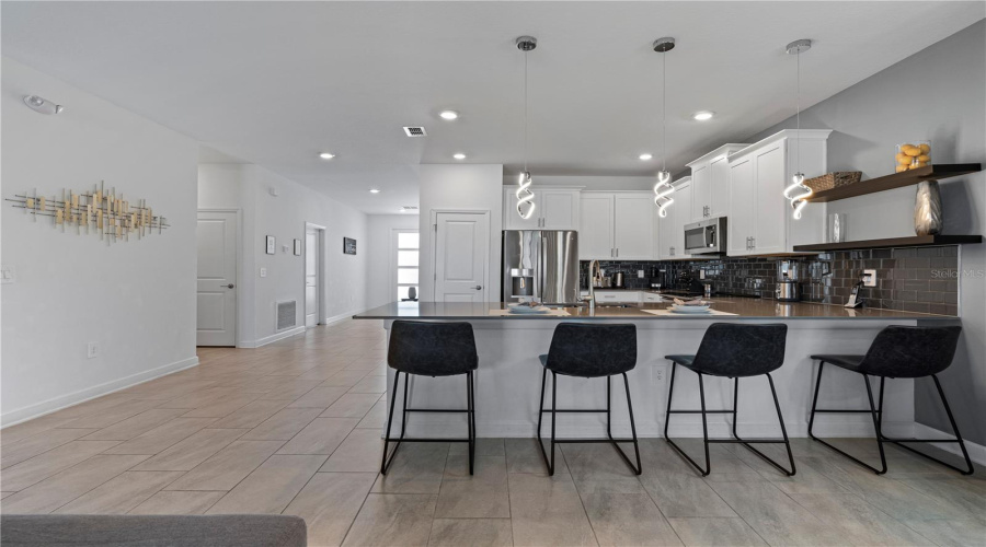 DAVENPORT, Florida 33896, 7 Bedrooms Bedrooms, ,5 BathroomsBathrooms,Residential,For Sale,SOMMERSET HILLS,0,MFRS5137682