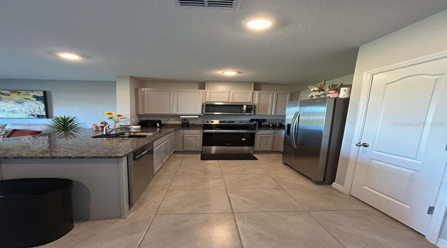 DAVENPORT, Florida 33837, 3 Bedrooms Bedrooms, ,2 BathroomsBathrooms,Residential,For Sale,PLANK,0,MFRO6356963