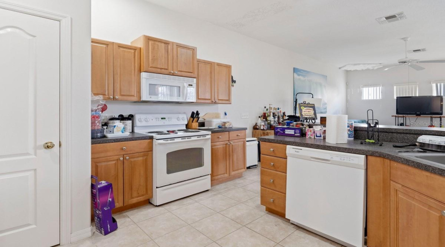 DAVENPORT, Florida 33897, 4 Bedrooms Bedrooms, ,4 BathroomsBathrooms,Residential,For Sale,TUSCAN HILLS,0,MFRTB8443663