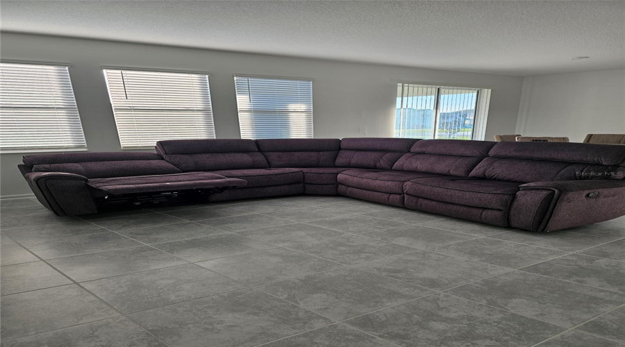 KISSIMMEE, Florida 34746, 4 Bedrooms Bedrooms, ,2 BathroomsBathrooms,Residential,For Sale,PEBBLES THROW,0,MFRR4910150