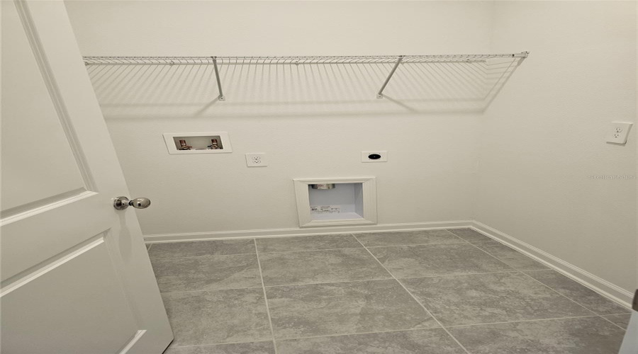 KISSIMMEE, Florida 34746, 4 Bedrooms Bedrooms, ,2 BathroomsBathrooms,Residential,For Sale,PEBBLES THROW,0,MFRR4910150