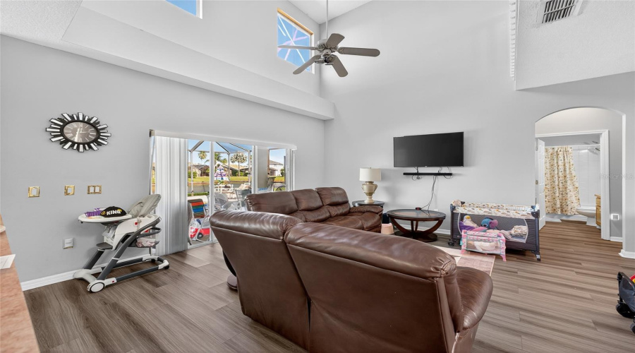 KISSIMMEE, Florida 34746, 5 Bedrooms Bedrooms, ,3 BathroomsBathrooms,Residential,For Sale,CUMBRIAN LAKES CT.,0,MFRO6356985