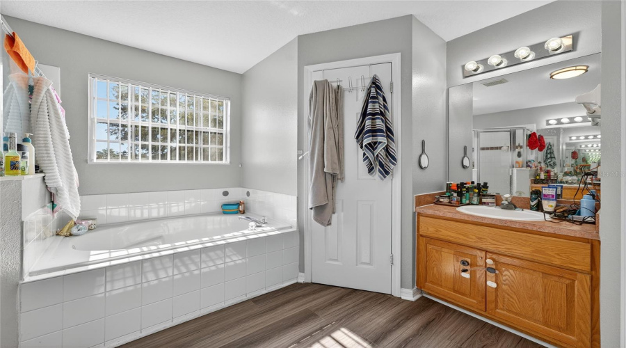 KISSIMMEE, Florida 34746, 5 Bedrooms Bedrooms, ,3 BathroomsBathrooms,Residential,For Sale,CUMBRIAN LAKES CT.,0,MFRO6356985