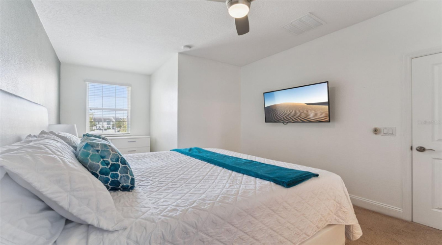 DAVENPORT, Florida 33896, 5 Bedrooms Bedrooms, ,4 BathroomsBathrooms,Residential,For Sale,CAPTIVA,0,MFRO6356945