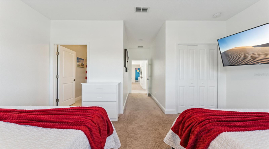 DAVENPORT, Florida 33896, 5 Bedrooms Bedrooms, ,4 BathroomsBathrooms,Residential,For Sale,CAPTIVA,0,MFRO6356945