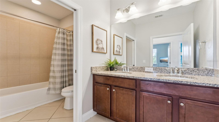 DAVENPORT, Florida 33896, 5 Bedrooms Bedrooms, ,4 BathroomsBathrooms,Residential,For Sale,CAPTIVA,0,MFRO6356945