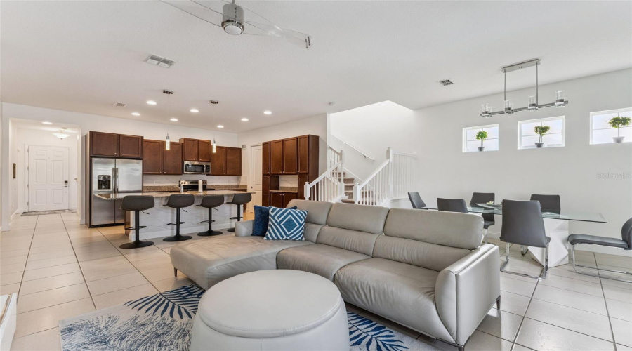 DAVENPORT, Florida 33896, 5 Bedrooms Bedrooms, ,4 BathroomsBathrooms,Residential,For Sale,CAPTIVA,0,MFRO6356945