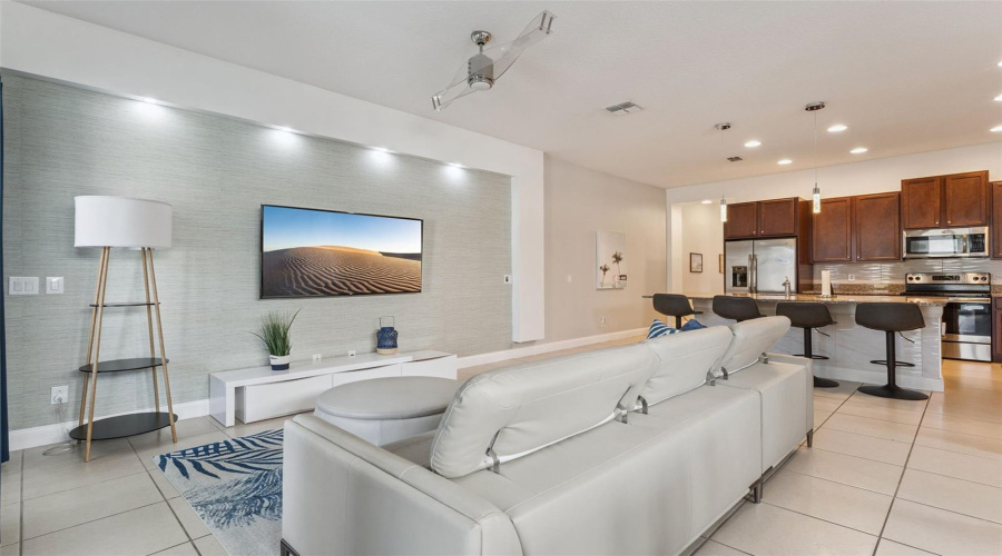 DAVENPORT, Florida 33896, 5 Bedrooms Bedrooms, ,4 BathroomsBathrooms,Residential,For Sale,CAPTIVA,0,MFRO6356945