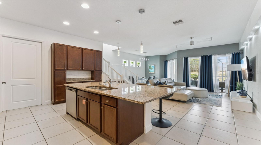 DAVENPORT, Florida 33896, 5 Bedrooms Bedrooms, ,4 BathroomsBathrooms,Residential,For Sale,CAPTIVA,0,MFRO6356945