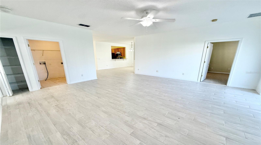 KISSIMMEE, Florida 34746, 3 Bedrooms Bedrooms, ,2 BathroomsBathrooms,Residential,For Sale,CREEKS RUN,0,MFRS5137431