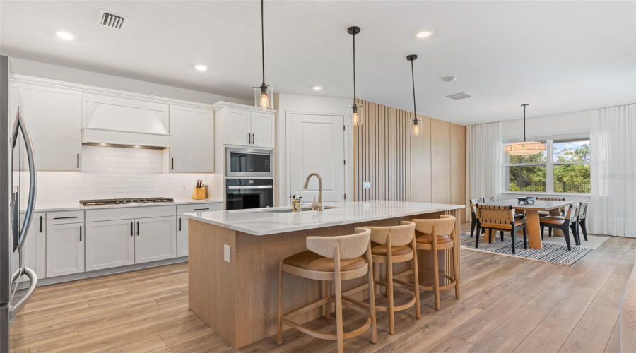 ORLANDO, Florida 32836, 4 Bedrooms Bedrooms, ,4 BathroomsBathrooms,Residential,For Sale,FENTON,0,MFRO6356468