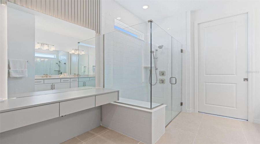 ORLANDO, Florida 32836, 4 Bedrooms Bedrooms, ,4 BathroomsBathrooms,Residential,For Sale,FENTON,0,MFRO6356468