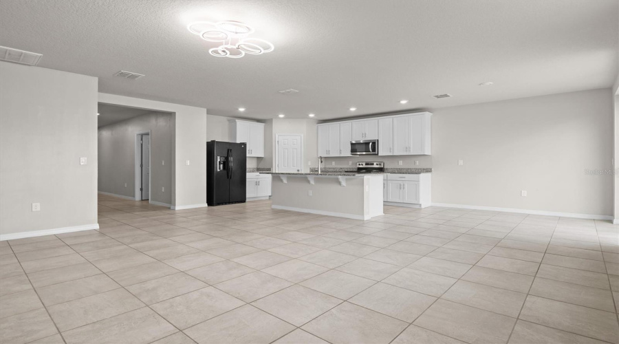 DAVENPORT, Florida 33896, 4 Bedrooms Bedrooms, ,3 BathroomsBathrooms,Residential,For Sale,ALTA VISTA,0,MFRP4936889