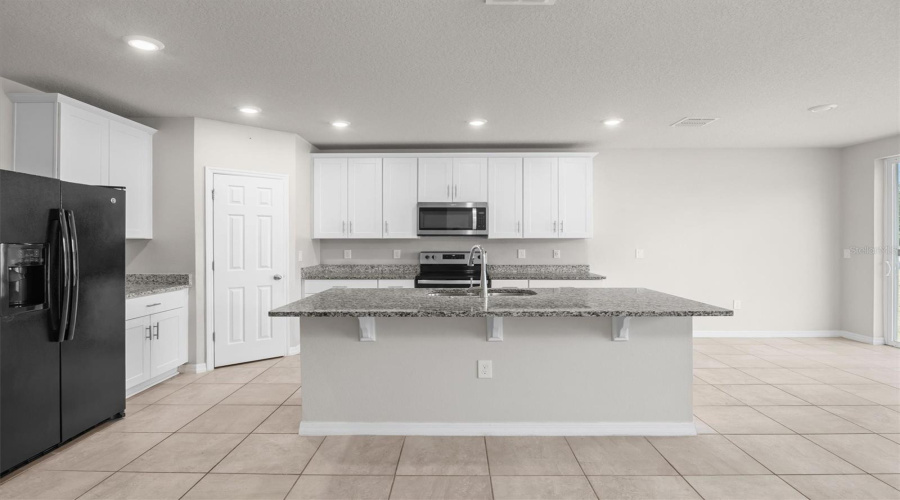 DAVENPORT, Florida 33896, 4 Bedrooms Bedrooms, ,3 BathroomsBathrooms,Residential,For Sale,ALTA VISTA,0,MFRP4936889