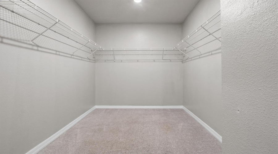 DAVENPORT, Florida 33896, 4 Bedrooms Bedrooms, ,3 BathroomsBathrooms,Residential,For Sale,ALTA VISTA,0,MFRP4936889