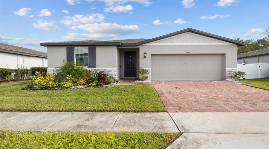 DAVENPORT, Florida 33896, 4 Bedrooms Bedrooms, ,3 BathroomsBathrooms,Residential,For Sale,ALTA VISTA,0,MFRP4936889