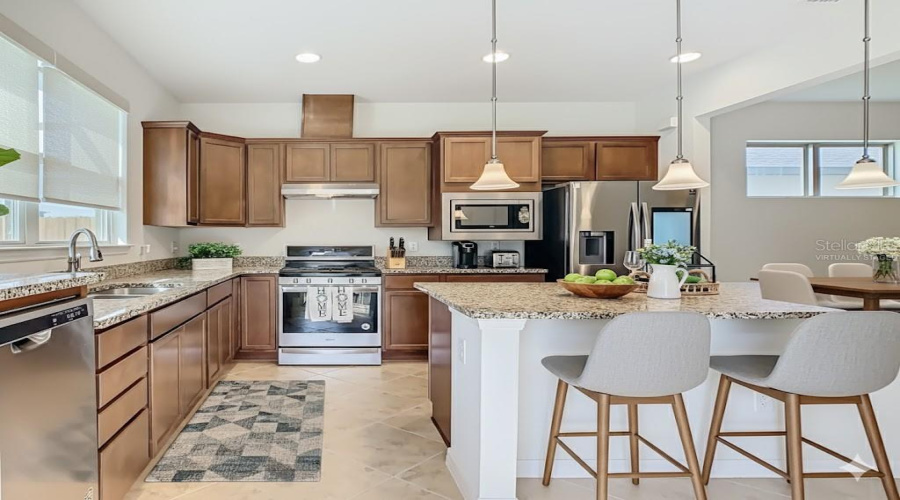 VIRTUALLY STAGED KITCHEN