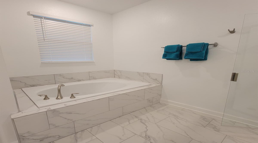 KISSIMMEE, Florida 34746, 8 Bedrooms Bedrooms, ,5 BathroomsBathrooms,Residential,For Sale,PARAGRAPH,0,MFRO6357177