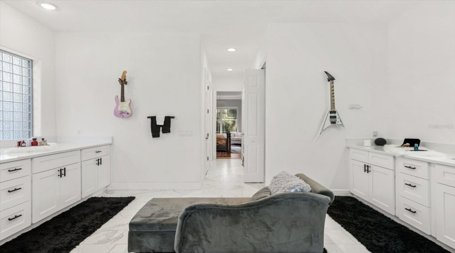 ORLANDO, Florida 32836, 4 Bedrooms Bedrooms, ,3 BathroomsBathrooms,Residential,For Sale,TROUT,0,MFRO6356057