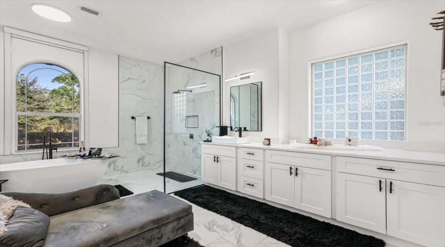 ORLANDO, Florida 32836, 4 Bedrooms Bedrooms, ,3 BathroomsBathrooms,Residential,For Sale,TROUT,0,MFRO6356057