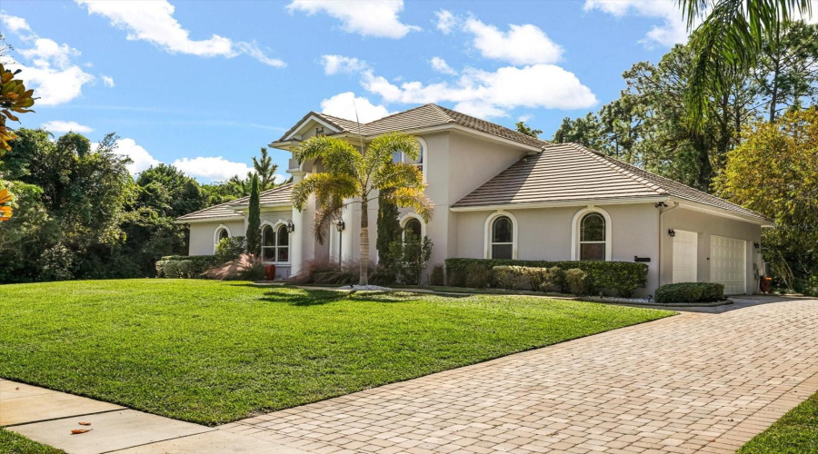 ORLANDO, Florida 32836, 4 Bedrooms Bedrooms, ,3 BathroomsBathrooms,Residential,For Sale,TROUT,0,MFRO6356057