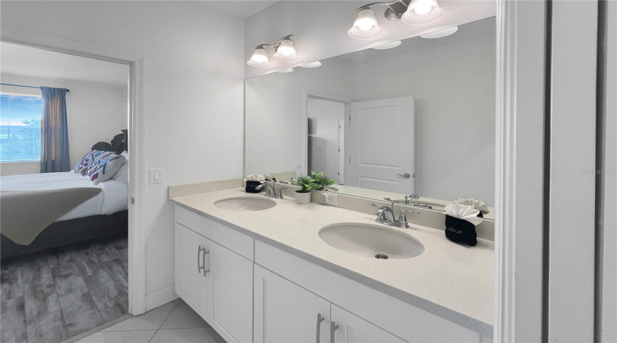 DAVENPORT, Florida 33896, 4 Bedrooms Bedrooms, ,4 BathroomsBathrooms,Residential,For Sale,CAPTIVA,0,MFRO6309514