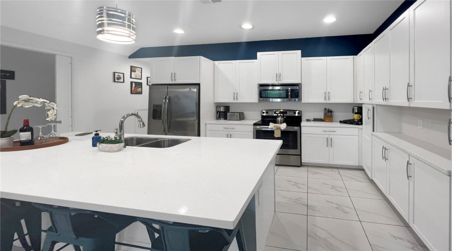 DAVENPORT, Florida 33896, 4 Bedrooms Bedrooms, ,4 BathroomsBathrooms,Residential,For Sale,CAPTIVA,0,MFRO6309514