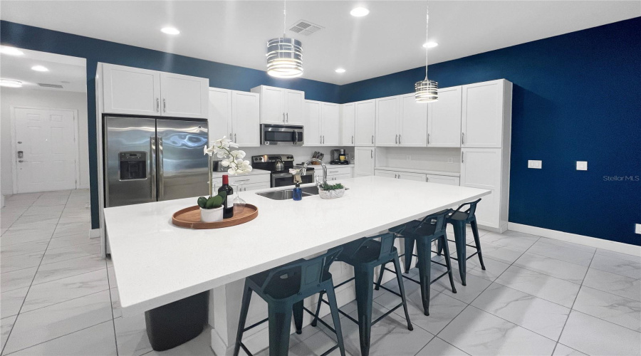 DAVENPORT, Florida 33896, 4 Bedrooms Bedrooms, ,4 BathroomsBathrooms,Residential,For Sale,CAPTIVA,0,MFRO6309514