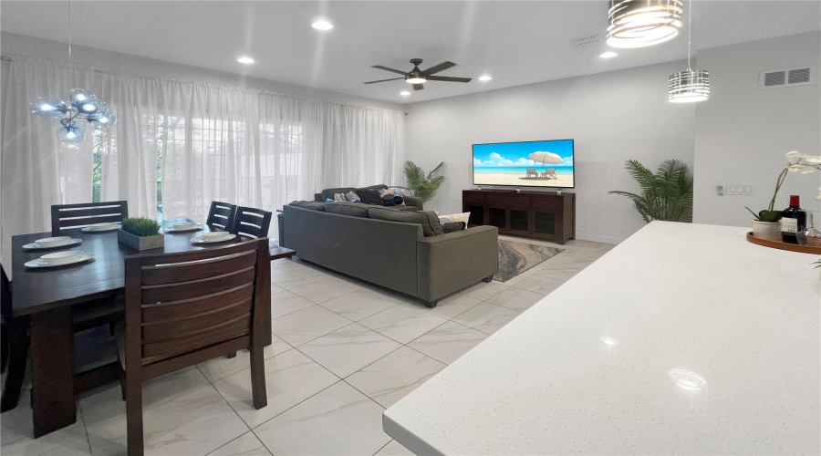 DAVENPORT, Florida 33896, 4 Bedrooms Bedrooms, ,4 BathroomsBathrooms,Residential,For Sale,CAPTIVA,0,MFRO6309514