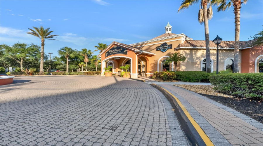 DAVENPORT, Florida 33897, 4 Bedrooms Bedrooms, ,3 BathroomsBathrooms,Residential,For Sale,CALABRIA,0,MFRO6357685