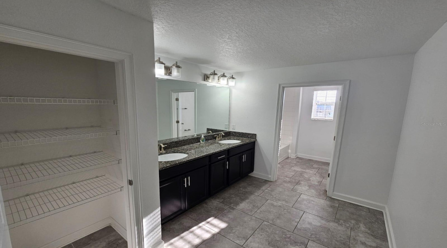 KISSIMMEE, Florida 34746, 4 Bedrooms Bedrooms, ,2 BathroomsBathrooms,Residential,For Sale,BEAVER CREEK,0,MFRO6354492