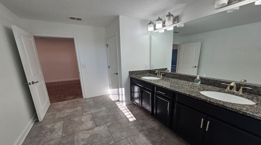 KISSIMMEE, Florida 34746, 4 Bedrooms Bedrooms, ,2 BathroomsBathrooms,Residential,For Sale,BEAVER CREEK,0,MFRO6354492