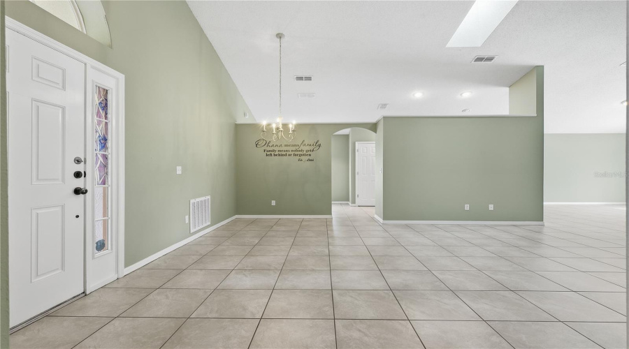 DAVENPORT, Florida 33897, 3 Bedrooms Bedrooms, ,2 BathroomsBathrooms,Residential,For Sale,BLOOMINGDALE,0,MFRO6356039