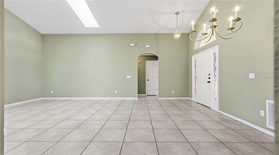 DAVENPORT, Florida 33897, 3 Bedrooms Bedrooms, ,2 BathroomsBathrooms,Residential,For Sale,BLOOMINGDALE,0,MFRO6356039