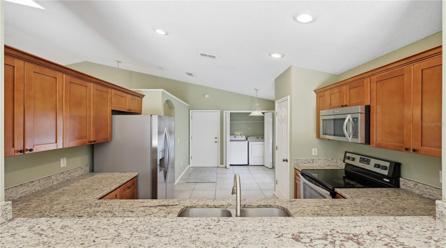 DAVENPORT, Florida 33897, 3 Bedrooms Bedrooms, ,2 BathroomsBathrooms,Residential,For Sale,BLOOMINGDALE,0,MFRO6356039