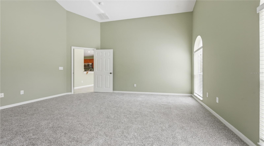 DAVENPORT, Florida 33897, 3 Bedrooms Bedrooms, ,2 BathroomsBathrooms,Residential,For Sale,BLOOMINGDALE,0,MFRO6356039