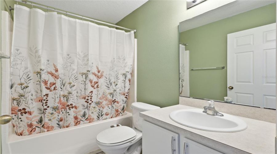 DAVENPORT, Florida 33897, 3 Bedrooms Bedrooms, ,2 BathroomsBathrooms,Residential,For Sale,BLOOMINGDALE,0,MFRO6356039