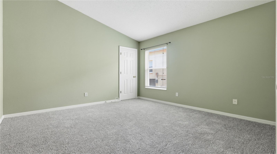 DAVENPORT, Florida 33897, 3 Bedrooms Bedrooms, ,2 BathroomsBathrooms,Residential,For Sale,BLOOMINGDALE,0,MFRO6356039