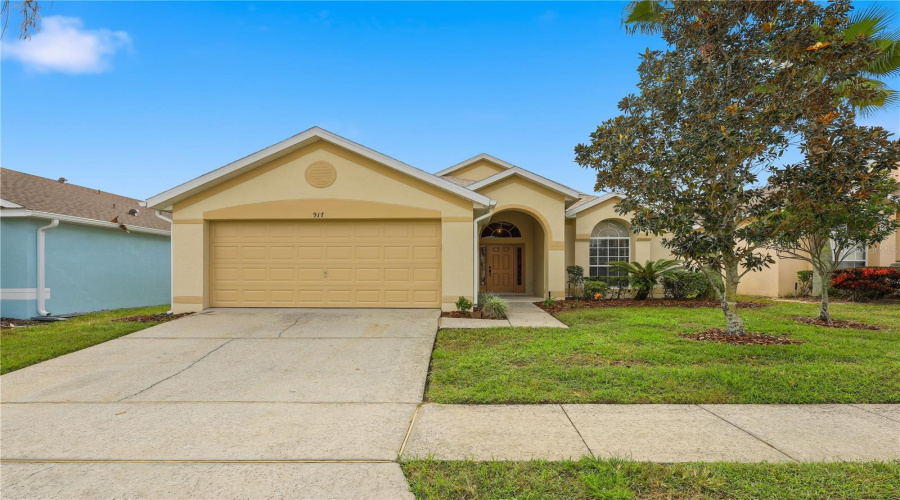 DAVENPORT, Florida 33897, 3 Bedrooms Bedrooms, ,2 BathroomsBathrooms,Residential,For Sale,BLOOMINGDALE,0,MFRO6356039