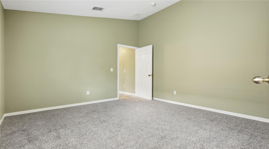 DAVENPORT, Florida 33897, 3 Bedrooms Bedrooms, ,2 BathroomsBathrooms,Residential,For Sale,BLOOMINGDALE,0,MFRO6356039